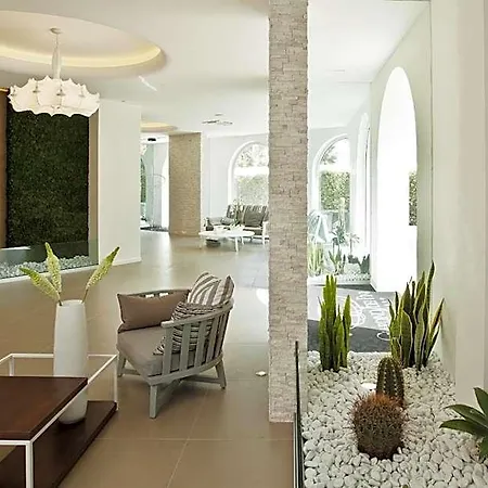 Hotel Giardino Dei Pini - Boutique 4*